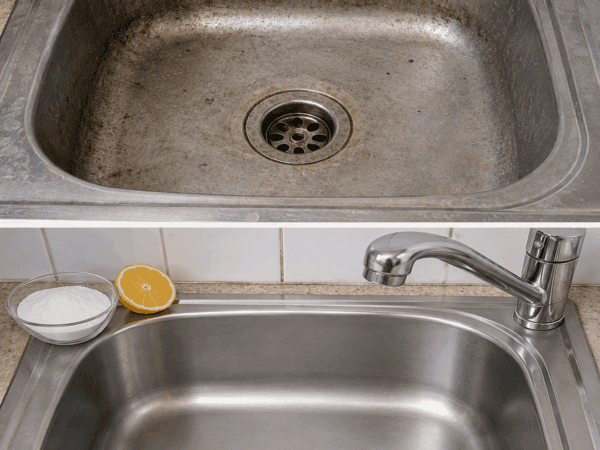 Edelstahlspüle wieder glänzend sauber: So verschwinden Kalk, Wasserflecken und Fett