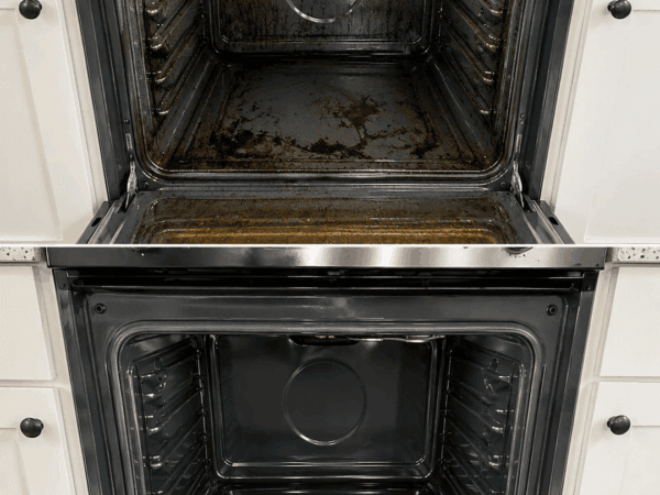 Backofen voller Fett? Mit diesem einfachen Trick wird er wieder sauber – ohne stundenlanges Schrubben